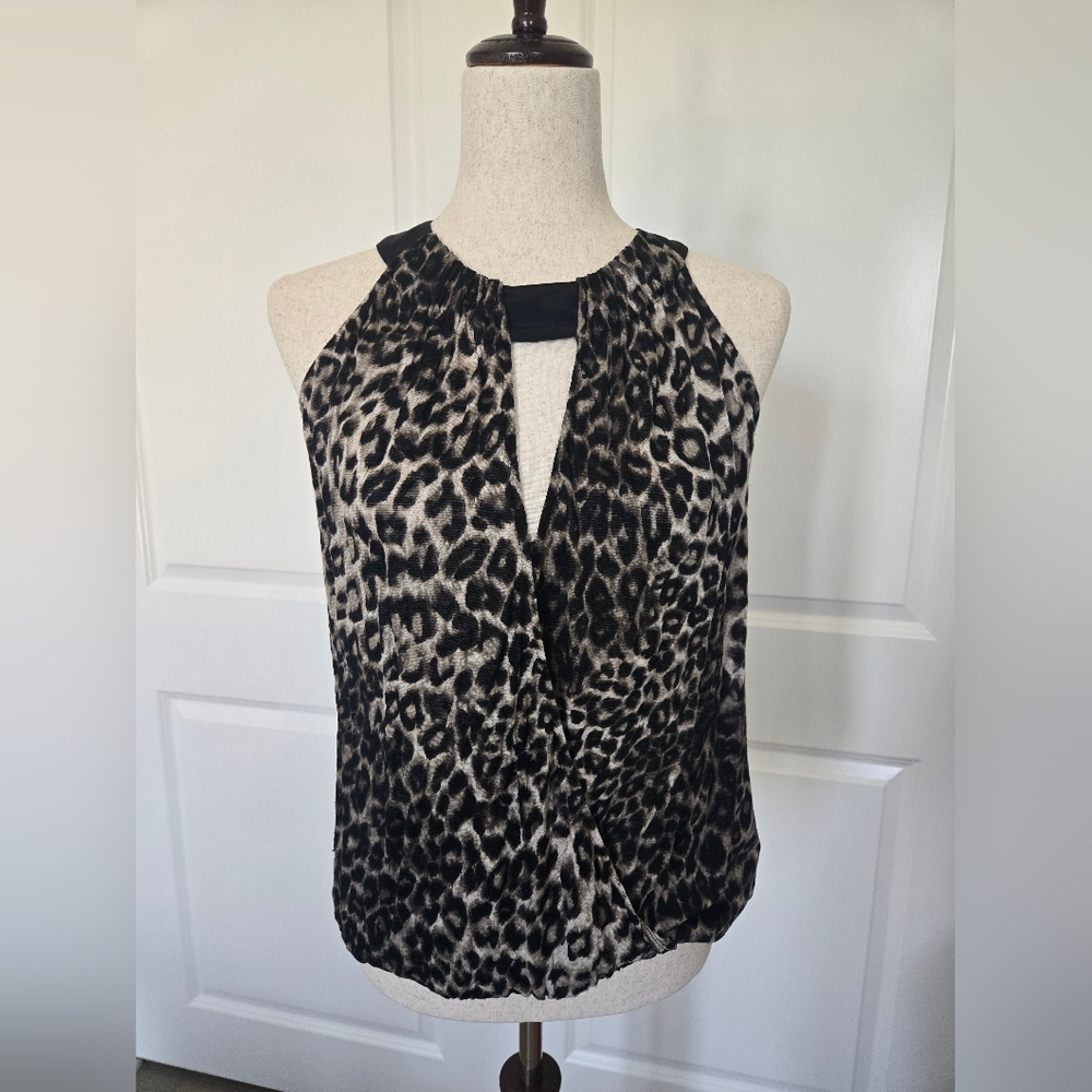 Kenneth Cole New York Black and White Sleeveless Blouse with Cut Out Size S